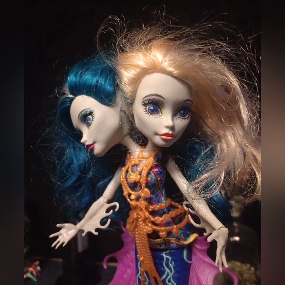 Monster High Great Scarrier Reef Pearl & Peri - Picture 5 of 10